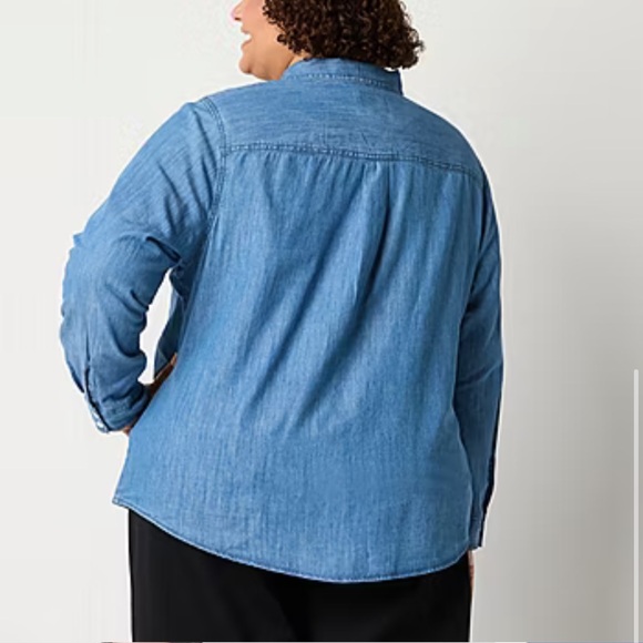 ST. John’s Bay Women’s Classic Denim Shirt, size 2xl - Picture 11 of 13